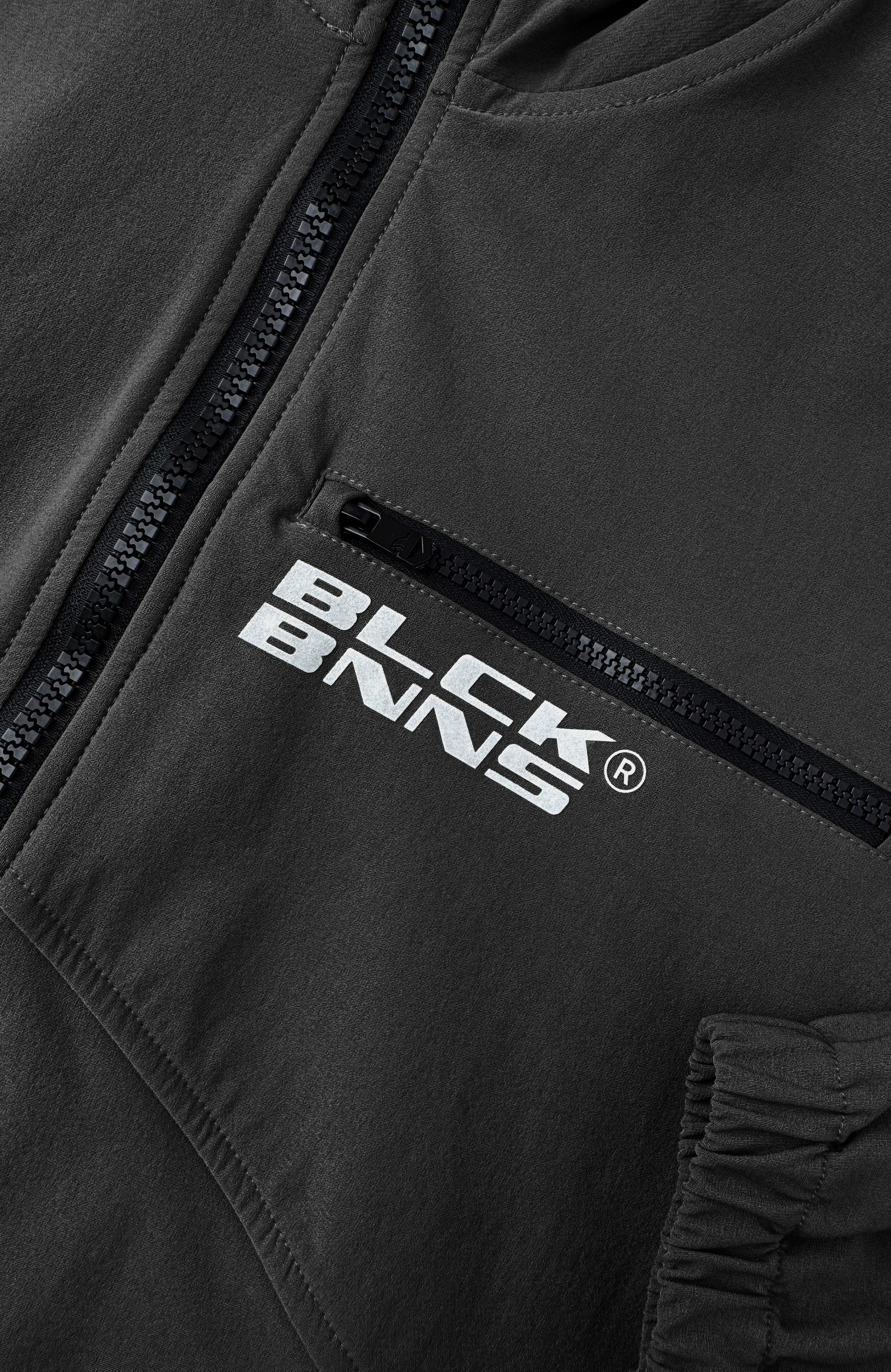 INITIAL TECH JACKET | Schwarz