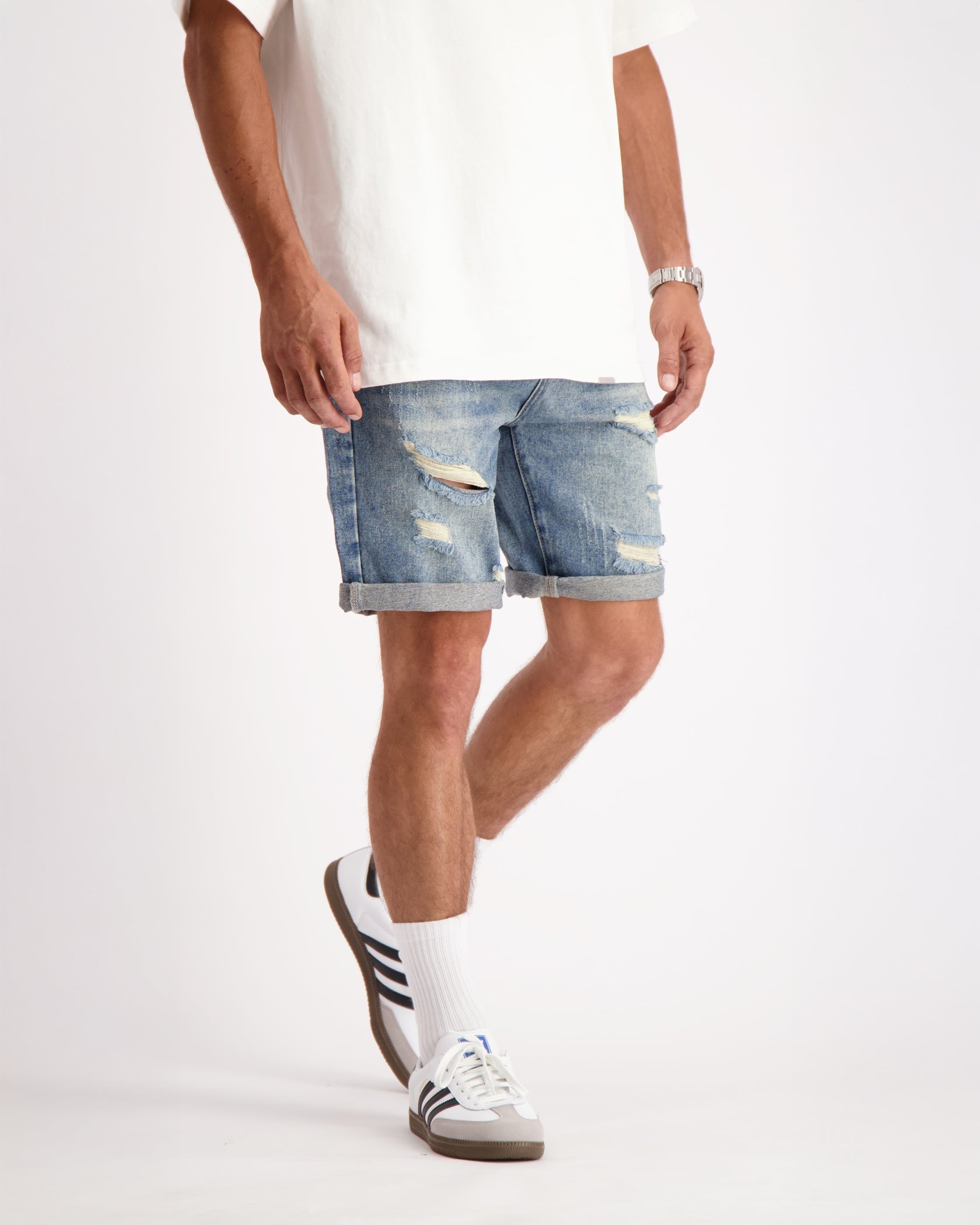 DISTRESSED DENIM SHORTS | Blau