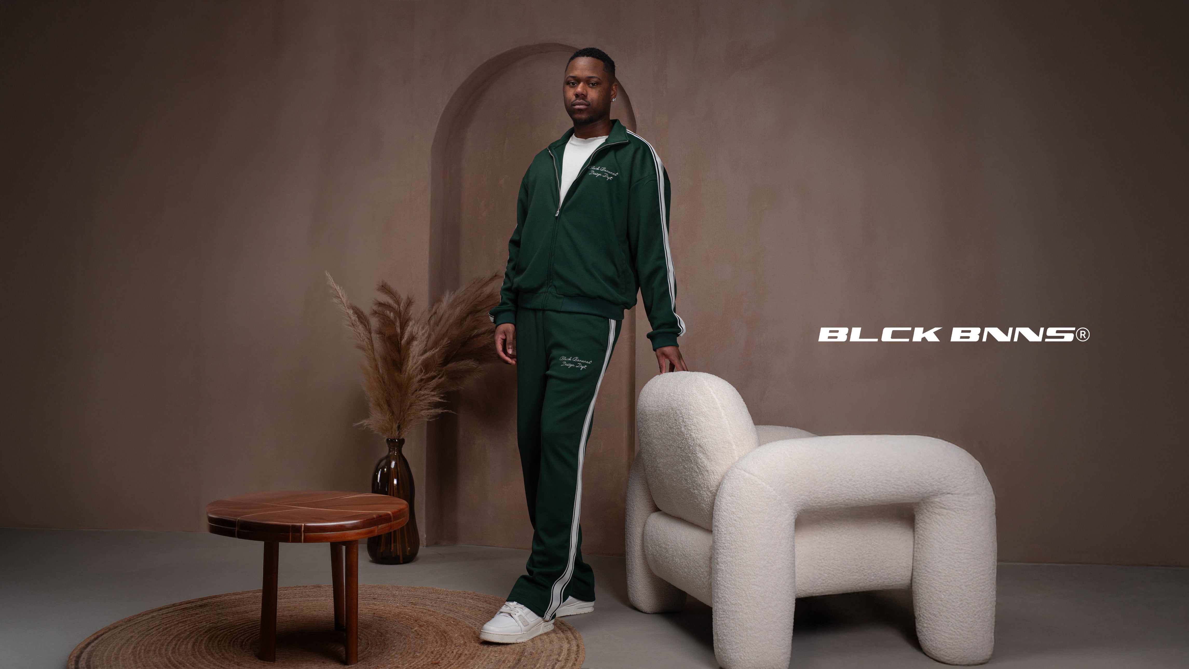 //blackbananas.com/cdn/shop/files/WEB-BANNER-NEW-SS26-02.jpg?v=1771410161