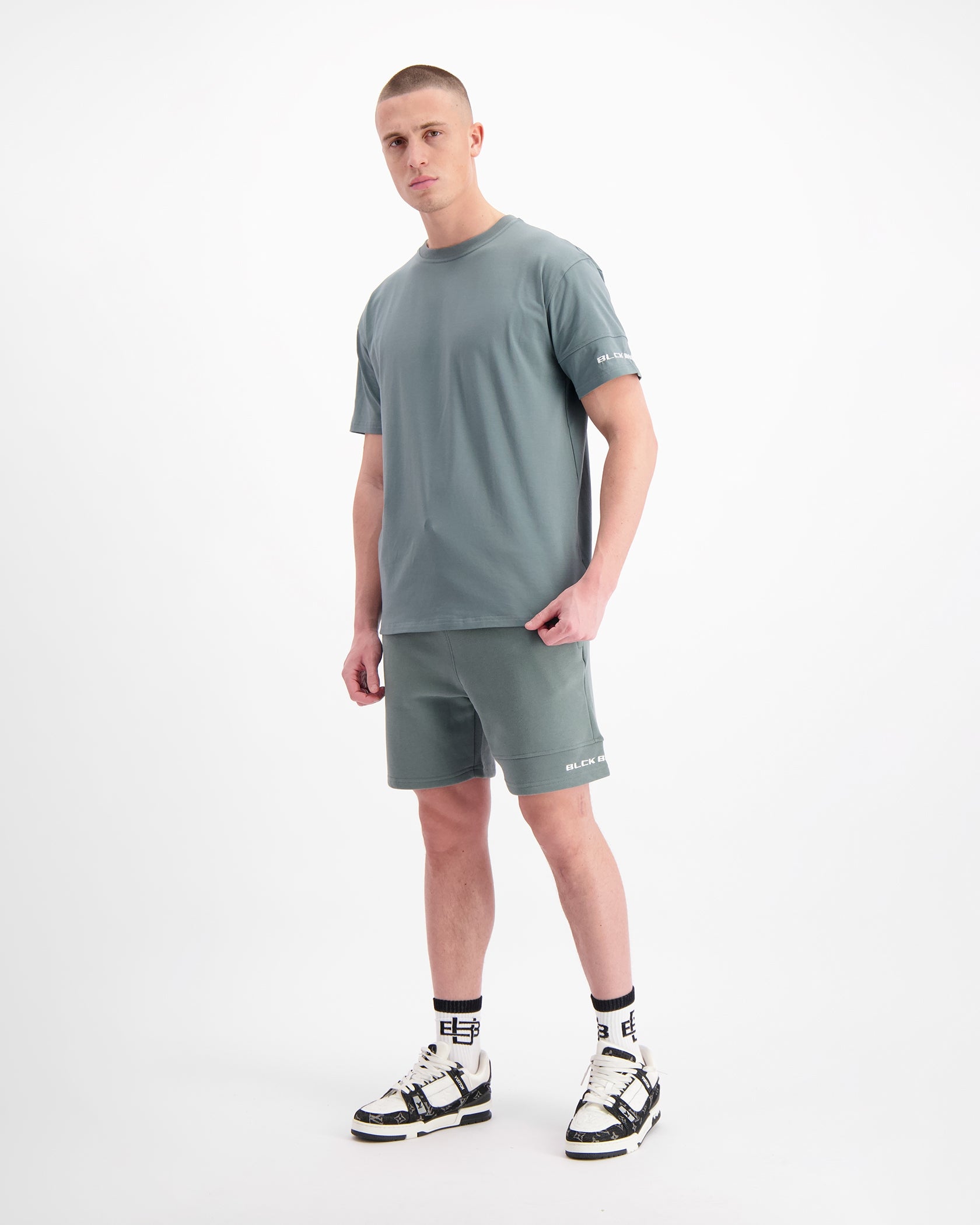 FORCE SWEATSHORTS | Grün