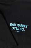 BAD HABITS STUDIO. T-SHIRT | Schwarz