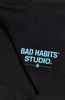 BAD HABITS STUDIO. T-SHIRT | Schwarz