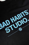 BAD HABITS STUDIO. T-SHIRT | Schwarz