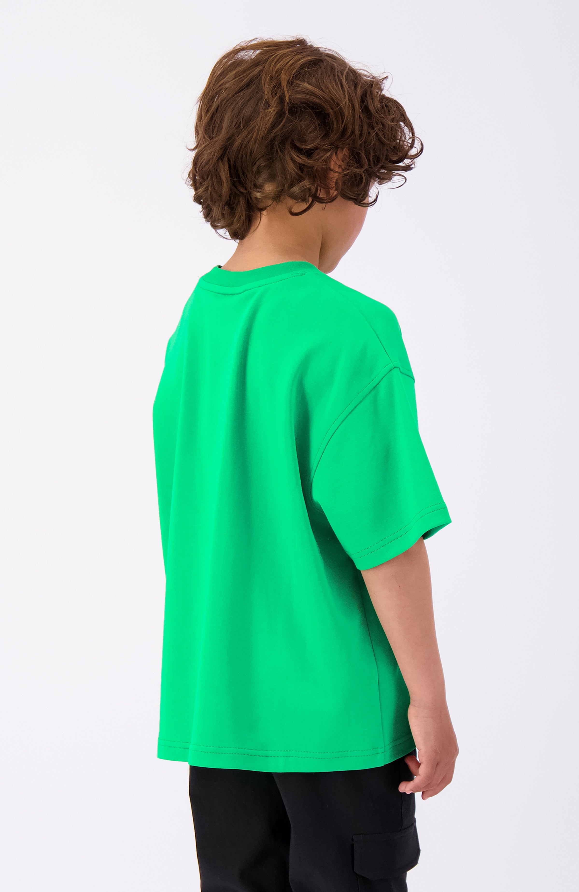 JR ESSENTIAL TEE | Grün
