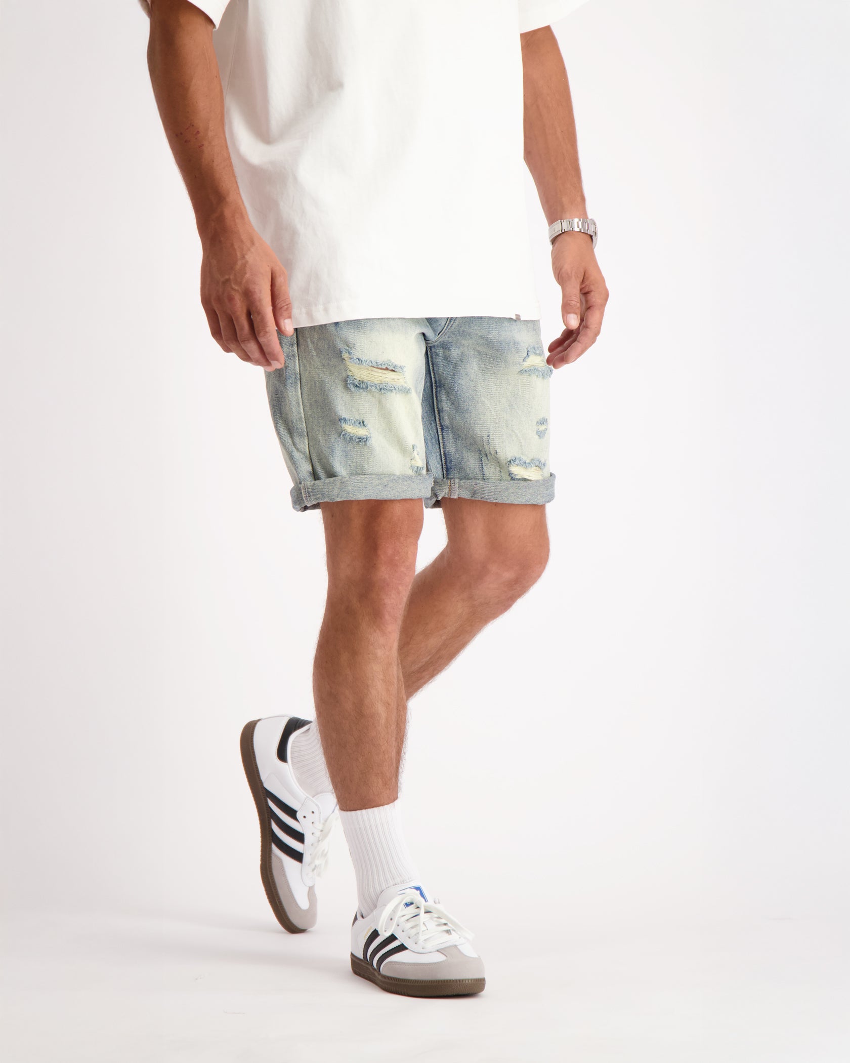 DISTRESSED DENIM SHORTS | Hellblau