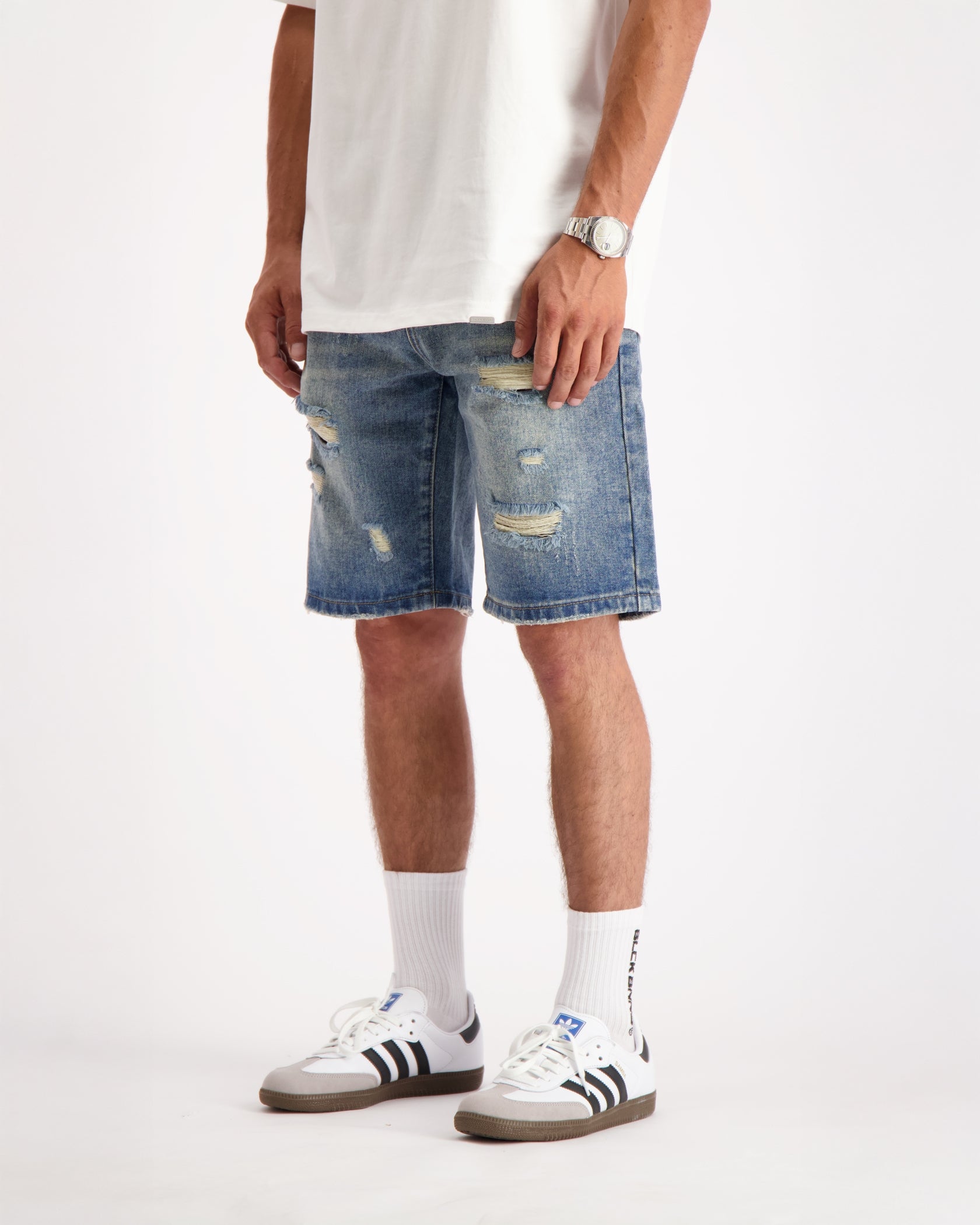 DISTRESSED DENIM SHORTS | Blau