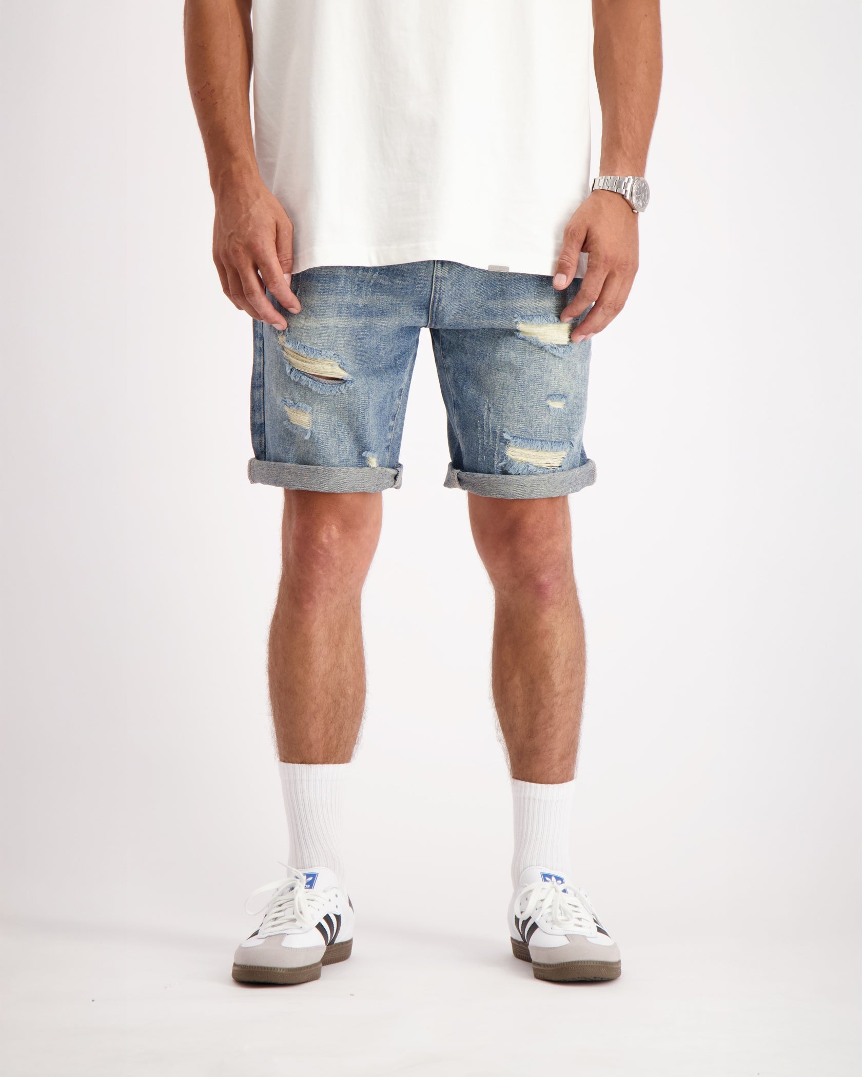 DISTRESSED DENIM SHORTS | Blau