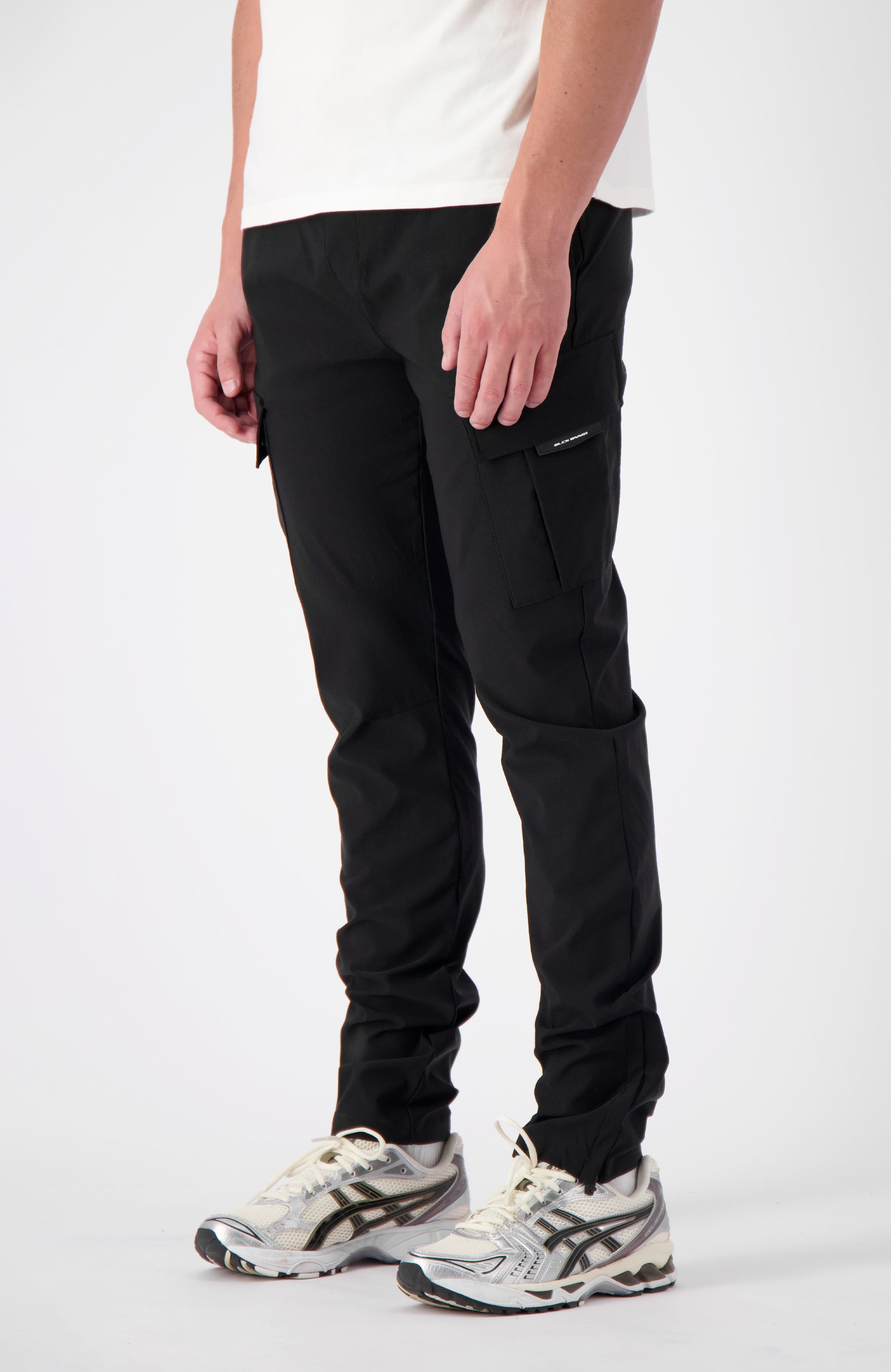 TECH CARGO PANTS | Schwarz