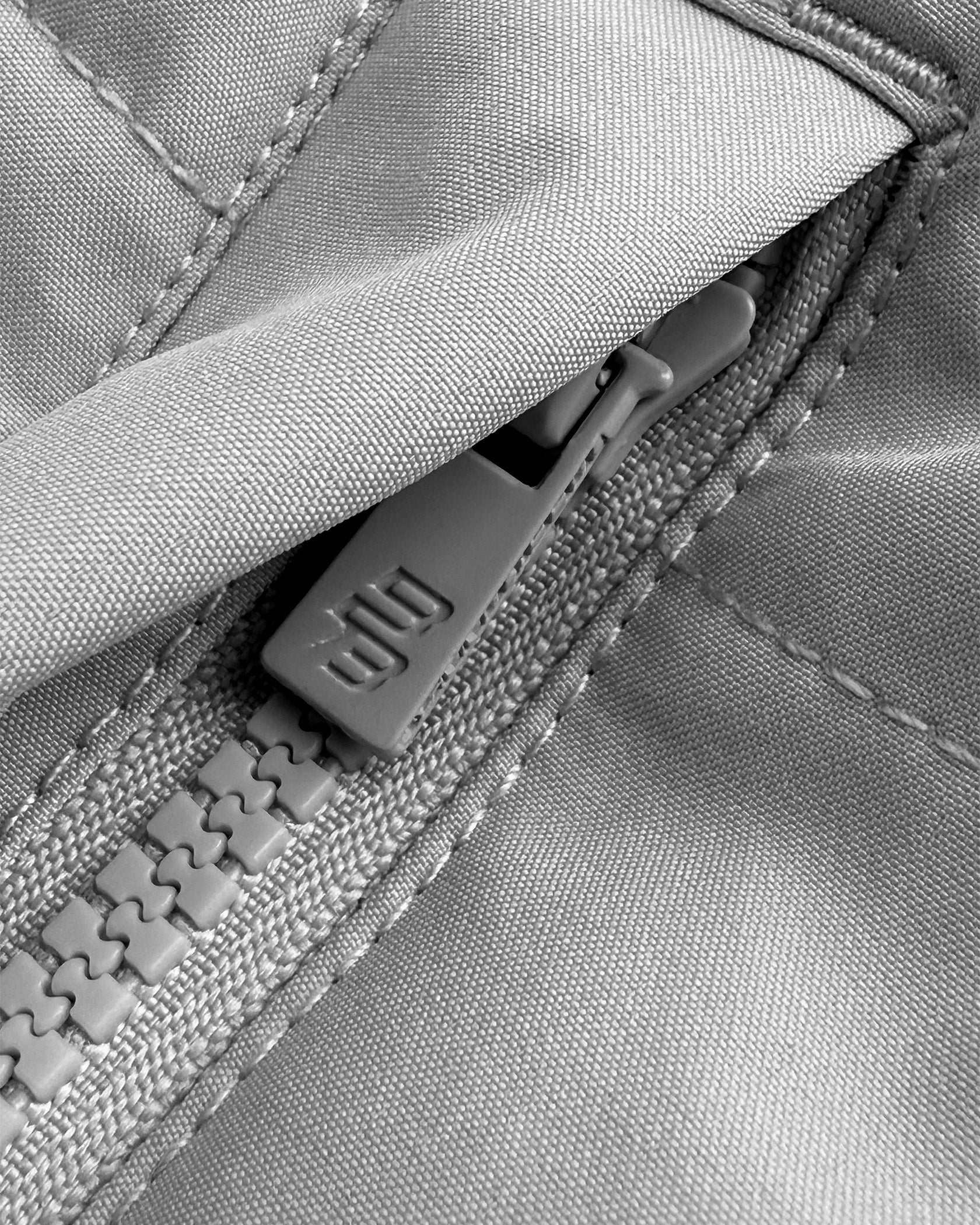 COMMANDER V2 JACKET | Grau