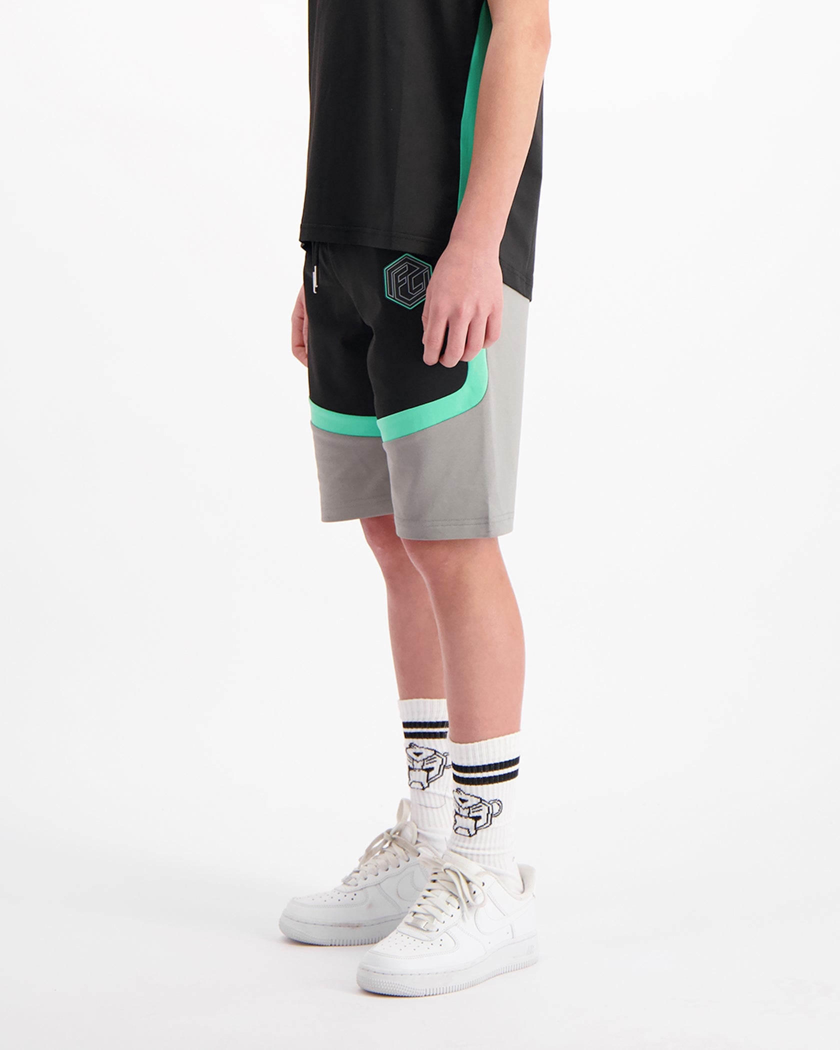 KIDS FOOTBALL SHORTS | Schwarz