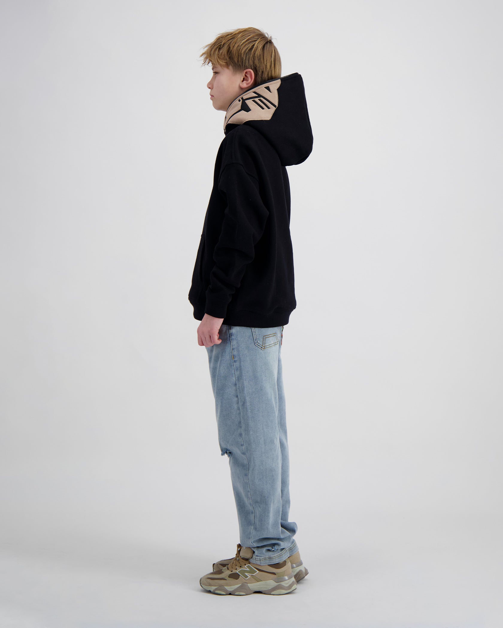 KINDERMASKE MIT KAPUZE | Schwarz