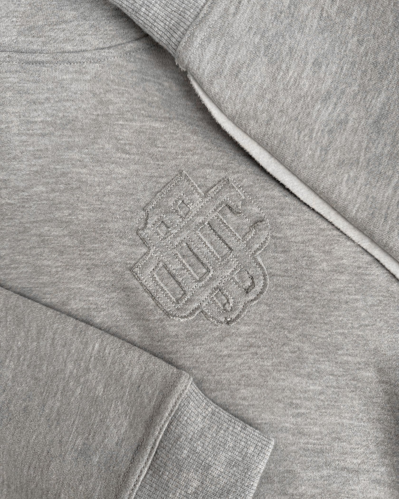 KIDS RIPPED MONOGRAM HOODIE | Grau