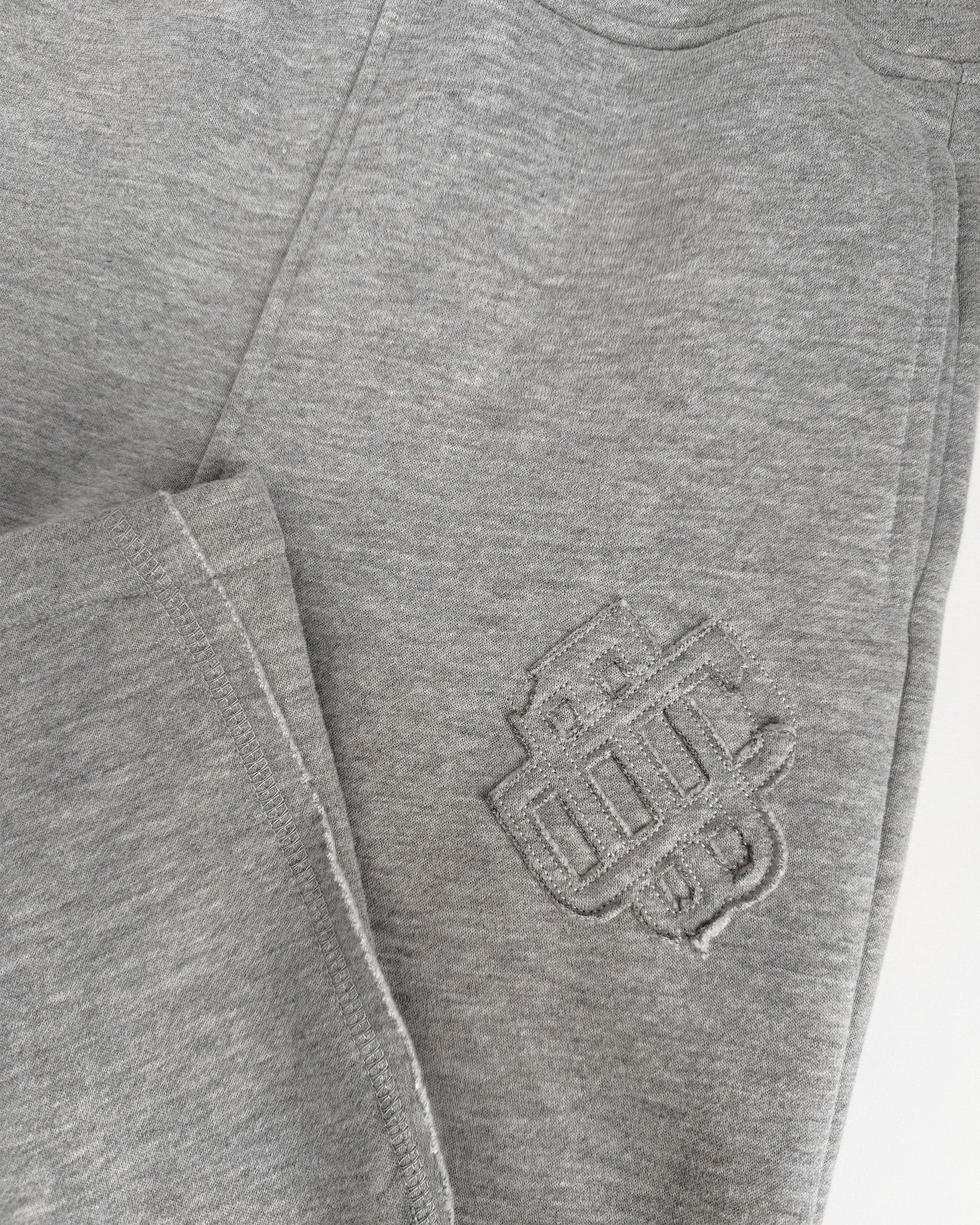 KIDS RIPPED MONOGRAM SWEATPANTS | Grau