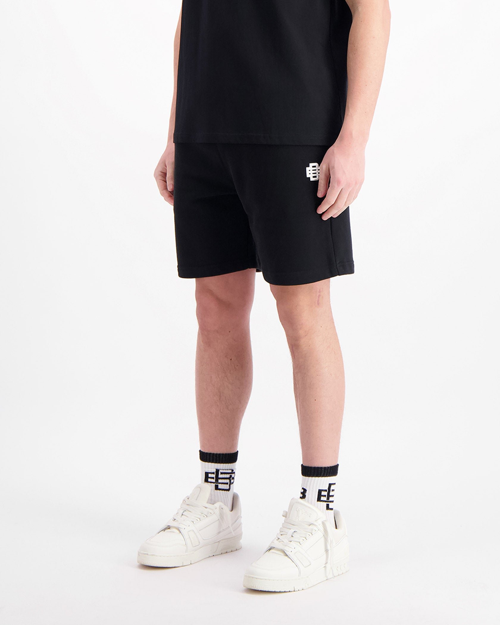 MONO RELAX SWEATSHORTS | Schwarz