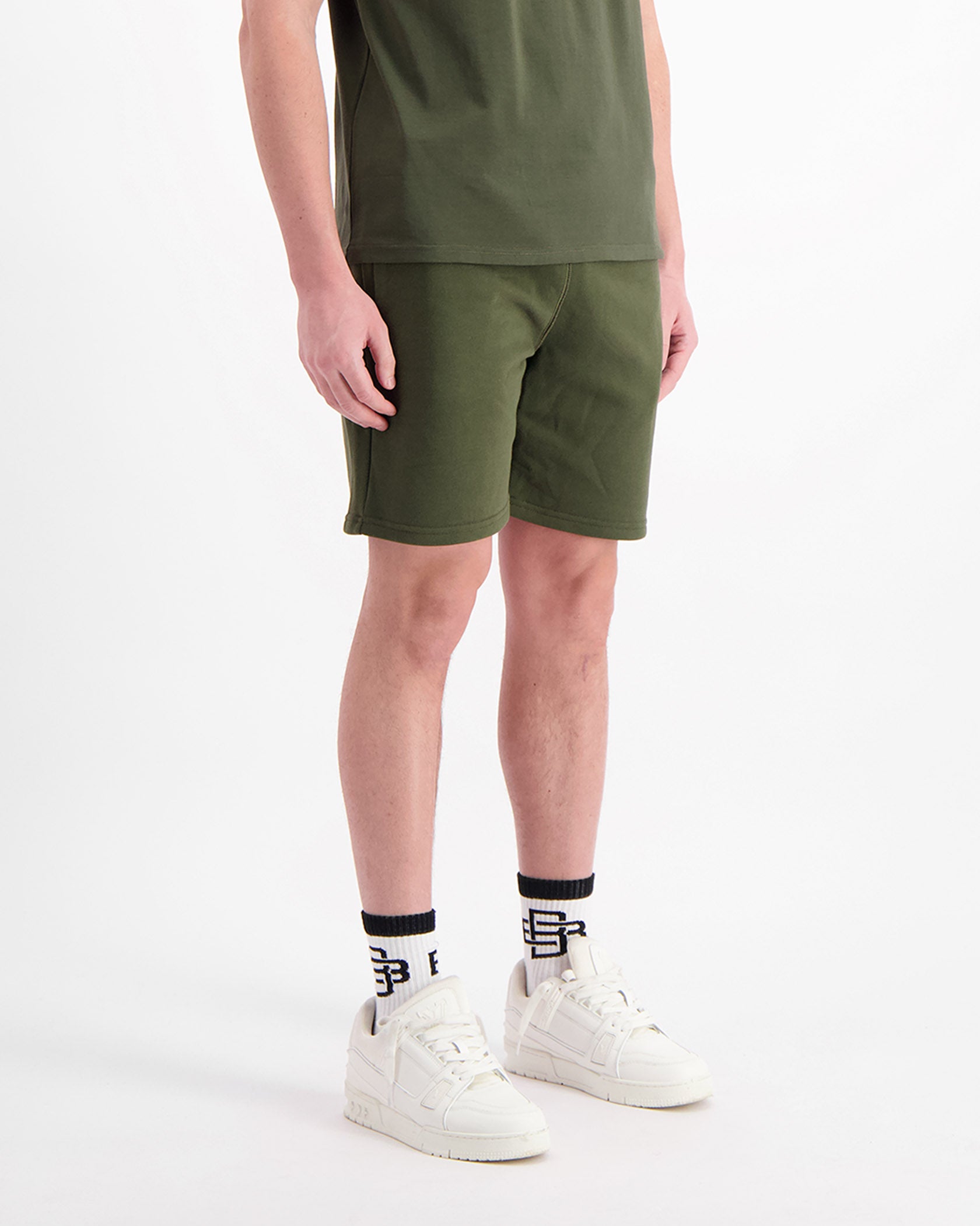 MONO RELAX SWEATSHORTS | Grün