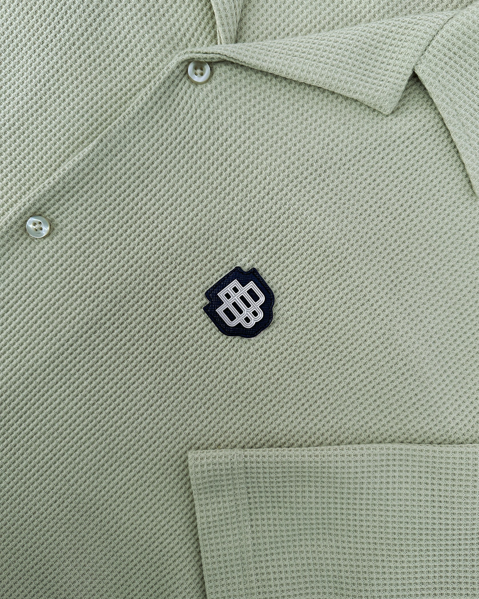MONOGRAM WAFFLE SHIRT | Grün