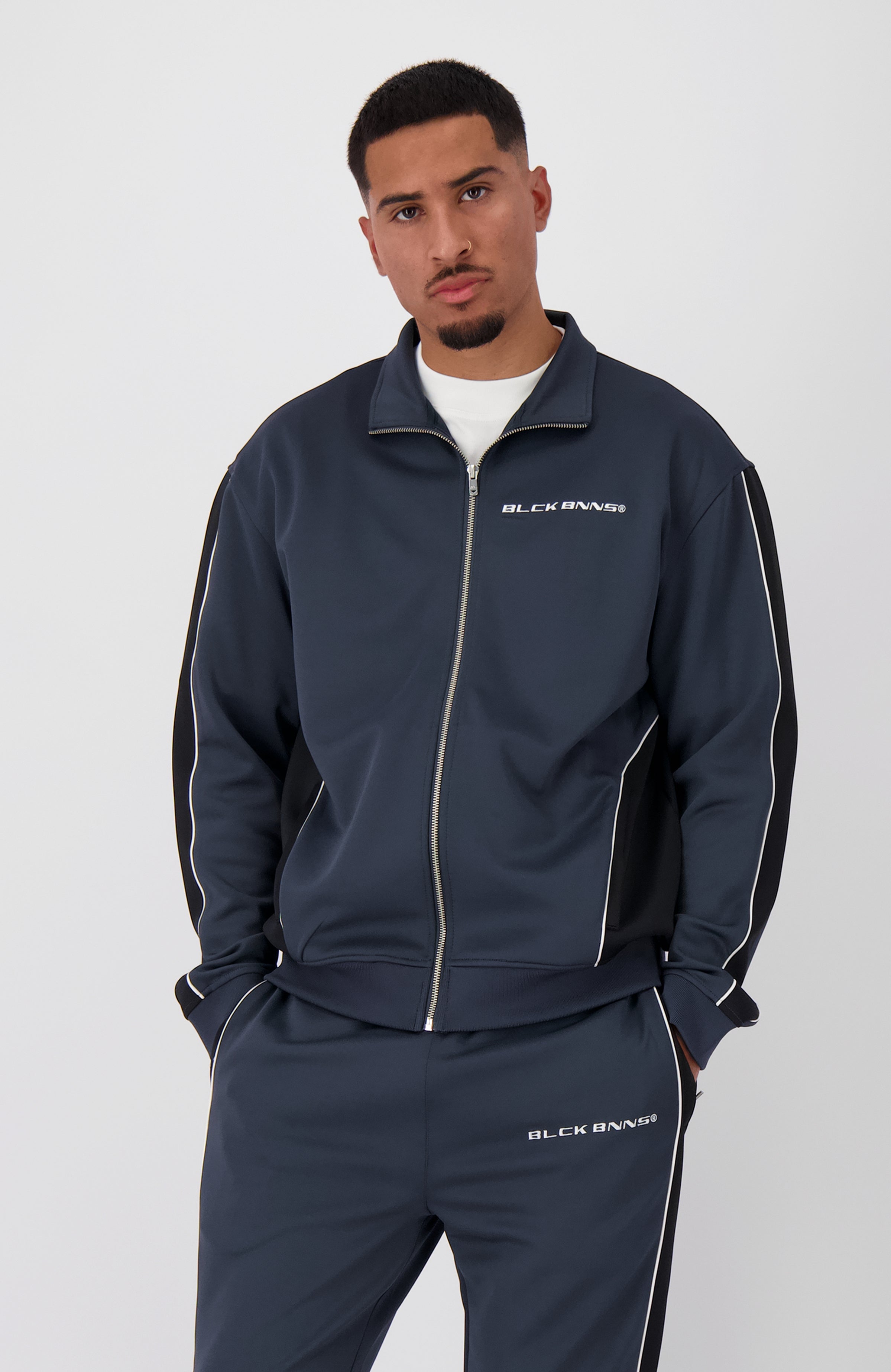 Panel-V1 Tracktop | Charcoal