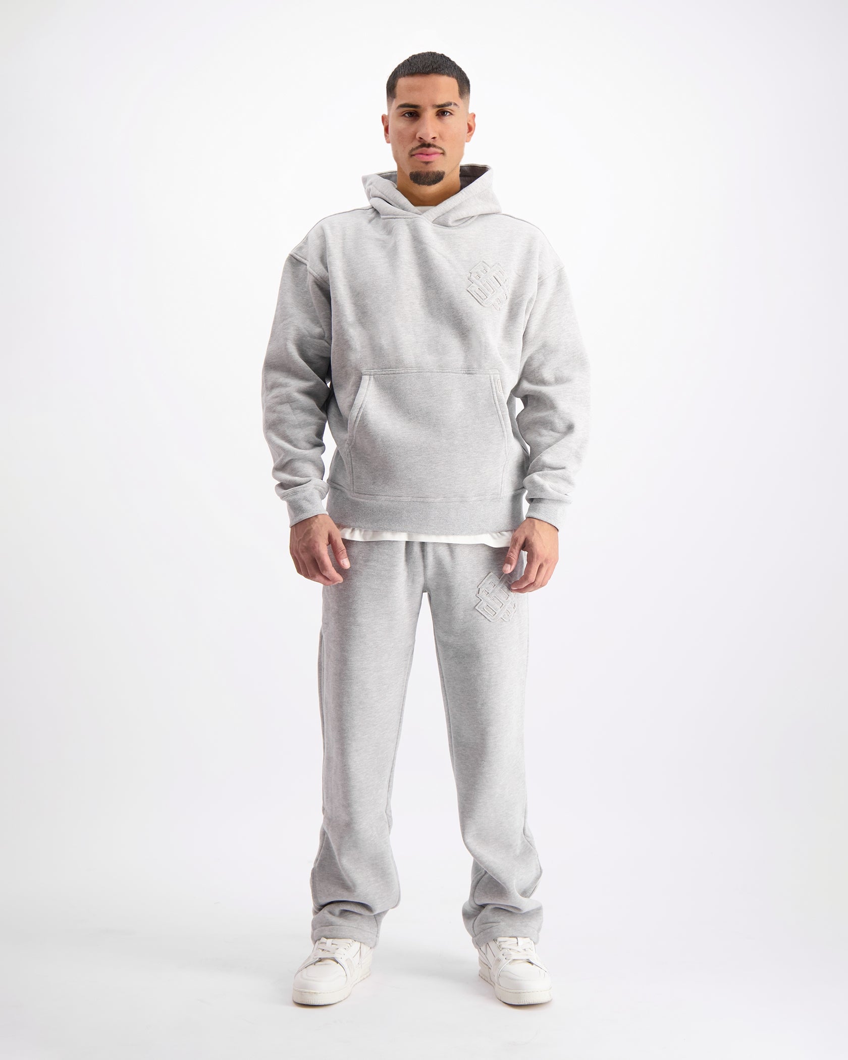 RIPPED MONOGRAM SWEATPANTS | Grau
